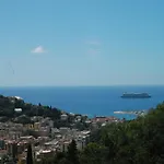 Nel Con Vista Mare, Villa *