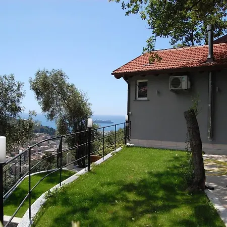 Villa Nel Con Vista Mare, *