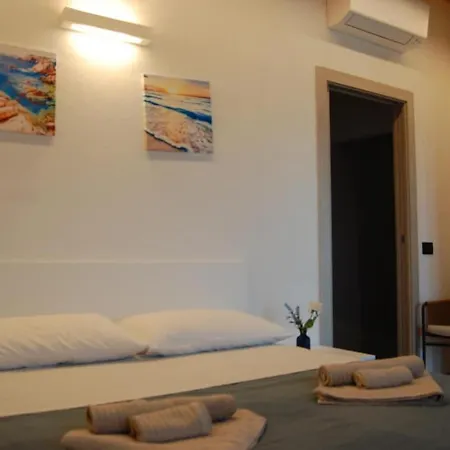 Villa Nel Con Vista Mare, *