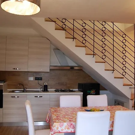 Nel Con Vista Mare, *