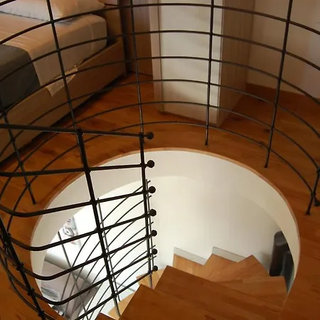 Nel Con Vista Mare, Villa